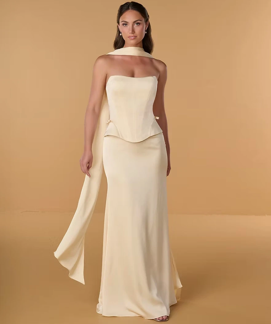 Model wearing an Bridesmaids gown